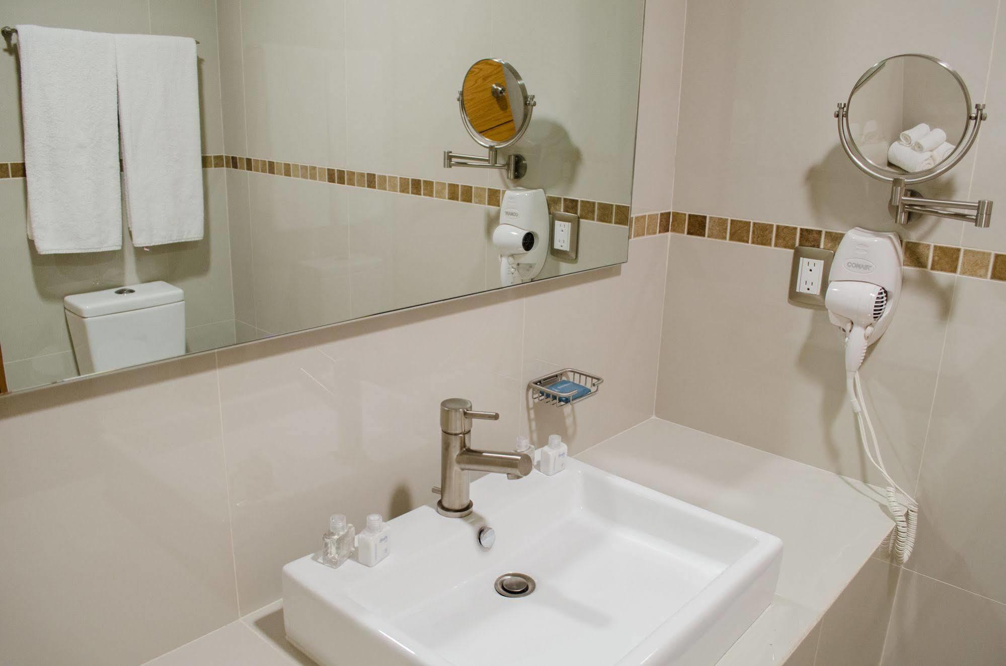 Concept Hotel Zamora  Extérieur photo