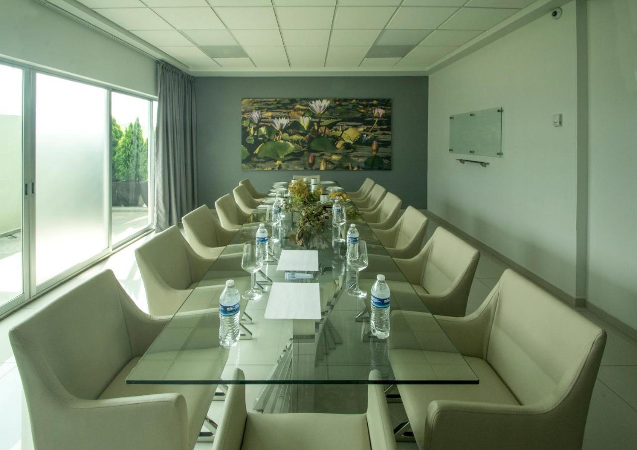 Concept Hotel Zamora  Extérieur photo