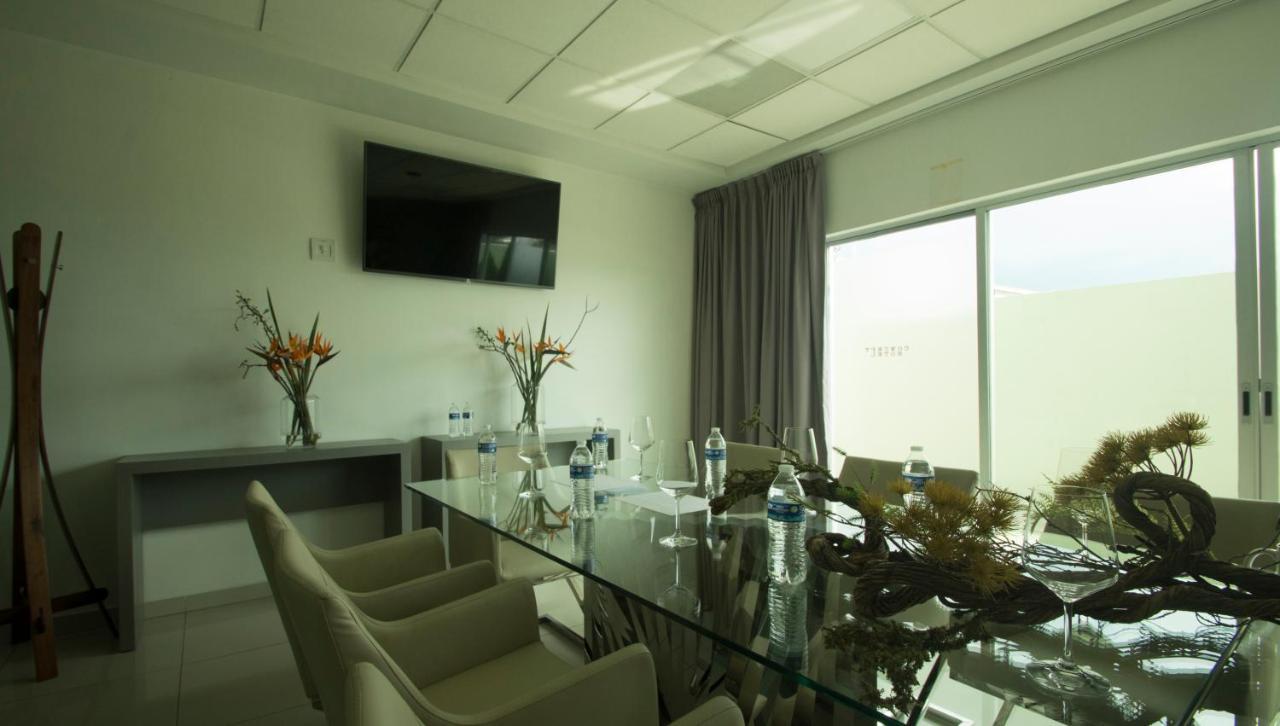 Concept Hotel Zamora  Extérieur photo